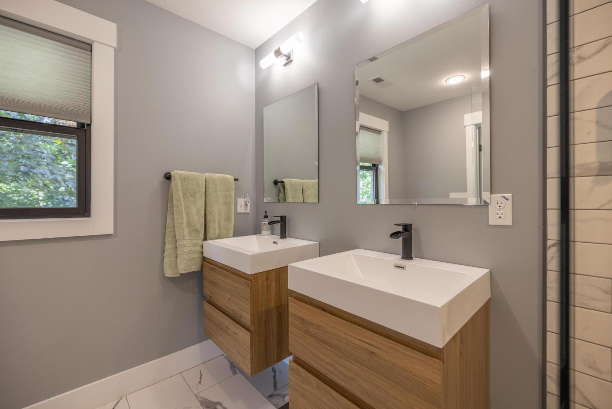 Вілла Mid-Century Modern Impeccable Remodel With Hot Tub Ешвілл Екстер'єр фото