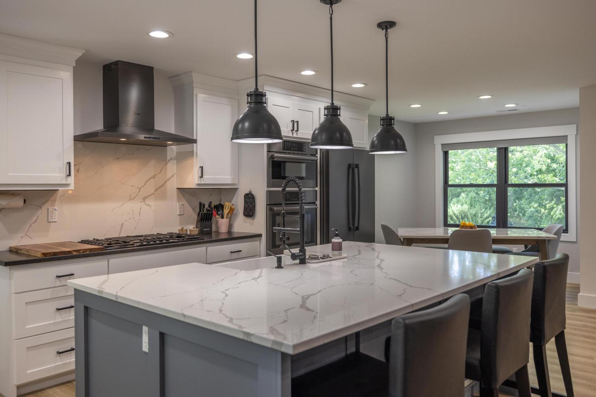 Вілла Mid-Century Modern Impeccable Remodel With Hot Tub Ешвілл Екстер'єр фото