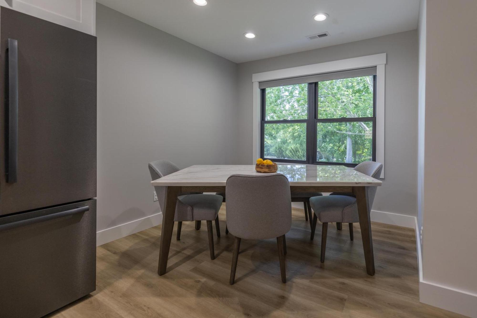 Вілла Mid-Century Modern Impeccable Remodel With Hot Tub Ешвілл Екстер'єр фото